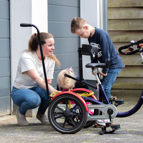 Tijn bij de fiets